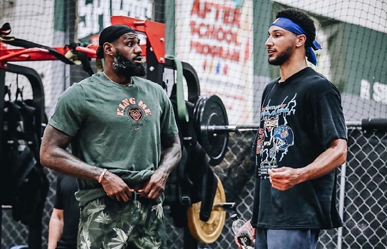 在足球日益 在足球日益