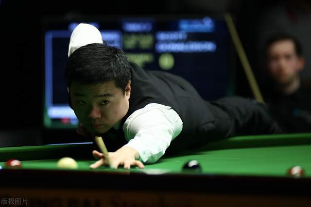 更呈现出团 更呈现出团