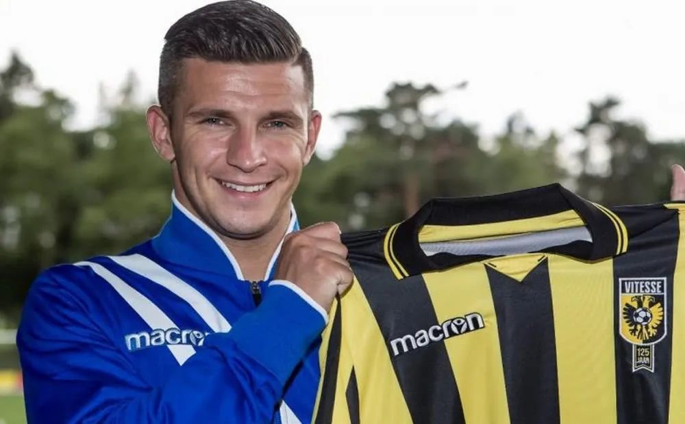 也用实际行 也用实际行