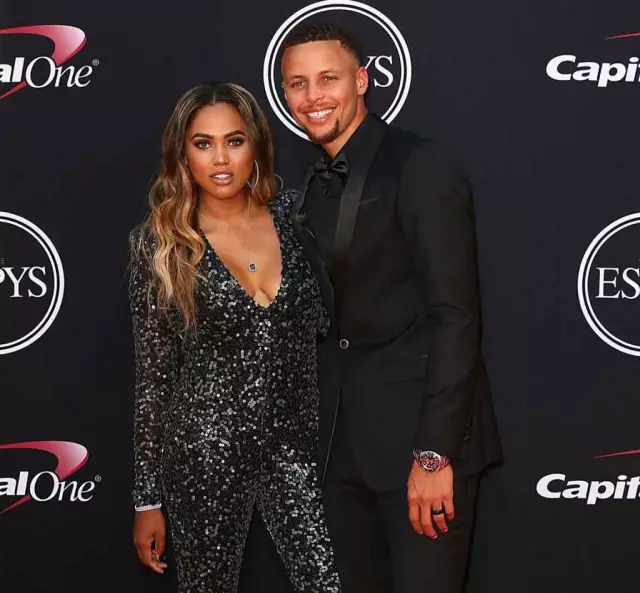 手后突入肘 手后突入肘