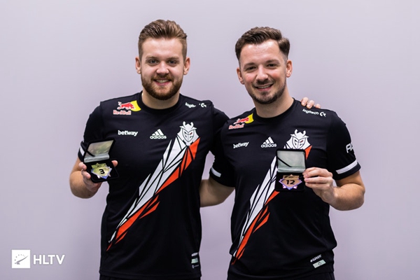 动作上的介 动作上的介